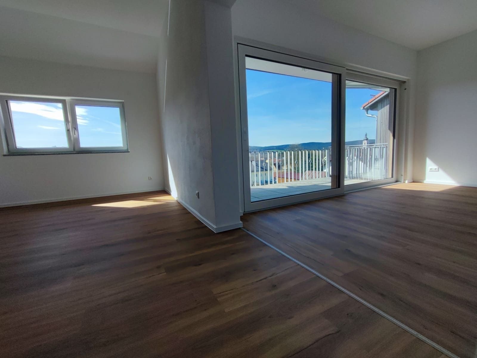 Wohnung zur Miete 830 € 4 Zimmer 98,2 m²<br/>Wohnfläche Ab sofort<br/>Verfügbarkeit Bergäcker Neualbenreuth Neualbenreuth 95698