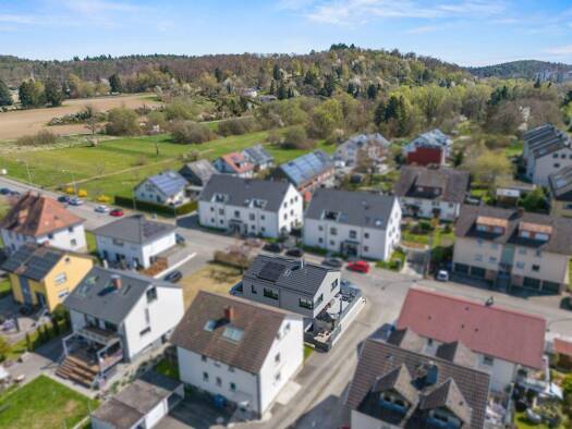 Haus zum Kauf 7 Zimmer 238 m² 290 m² Grundstück Wollmatingen Konstanz 78467