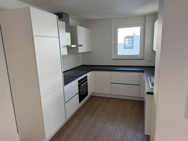 Wohnung zur Miete 700 € 4 Zimmer 92 m² frei ab sofort Gerhardtstr. 13 Sindelfingen 1 Sindelfingen 71063