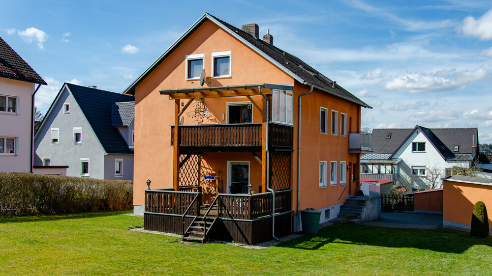 Mehrfamilienhaus zum Kauf 315.000 € 11 Zimmer 209,4 m²<br/>Wohnfläche 600 m²<br/>Grundstück Sulzbach-Rosenberg Sulzbach-Rosenberg 92237