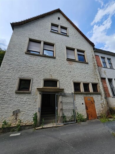 Einfamilienhaus zum Kauf 135.000 € 8 Zimmer 300 m² 585 m² Grundstück frei ab sofort Röhrenhof Bad Berneck i. Fichtelgebirge 95460