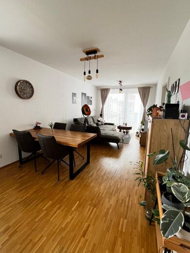 Wohnung zur Miete 650 € 2 Zimmer 54 m² Geschoss 1/1 Hamburg 22767