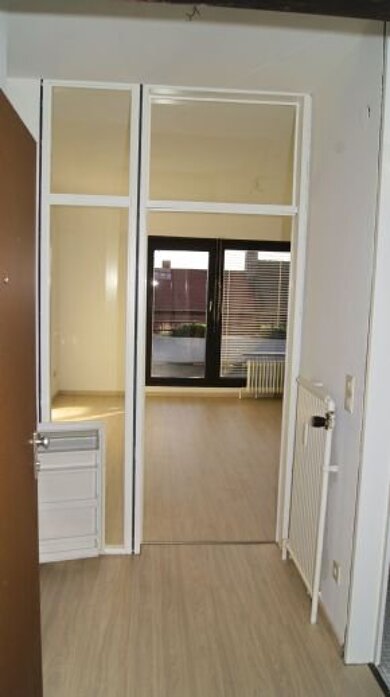 Wohnung zur Miete 310 € 1 Zimmer 33,5 m² 6. Geschoss frei ab 01.03.2025 Südstadt Fürth 90763