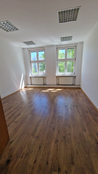 Bürofläche zur Miete 700 € 23 m² Bürofläche Heerstraße 18 Westend Berlin 14052