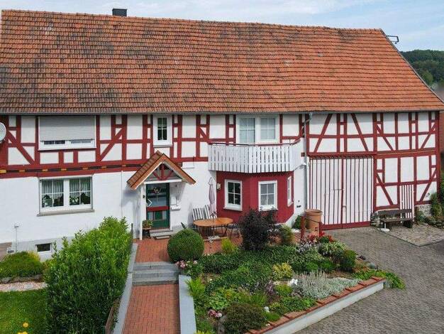 Einfamilienhaus zum Kauf 199.000 € 6 Zimmer 236 m² 877 m² Grundstück Ilbeshausen-Hochwaldhausen Grebenhain 36355