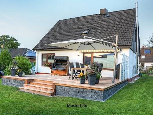 Einfamilienhaus zum Kauf 99.000 € 6 Zimmer 127 m² 184 m² Grundstück Dreihausen Ebsdorfergrund 35085