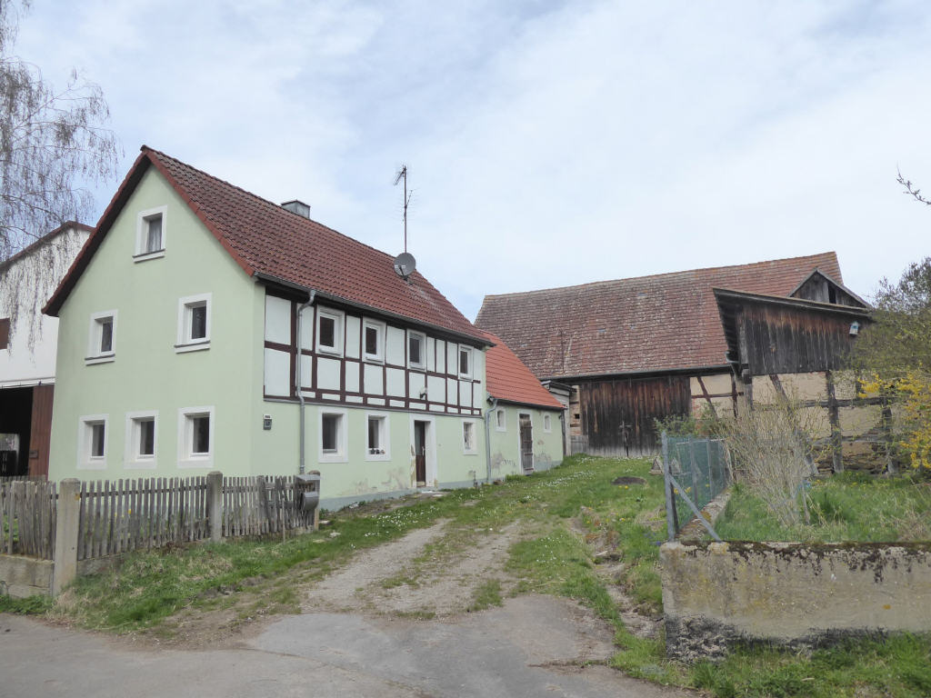 Haus zum Kauf 158.000 € 5 Zimmer 90 m²<br/>Wohnfläche 1.053 m²<br/>Grundstück Sugenheim Sugenheim Umgebung 91484