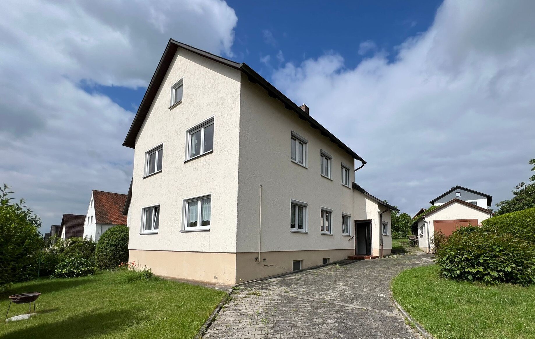 Mehrfamilienhaus zum Kauf 230.000 € 7 Zimmer 150 m²<br/>Wohnfläche 780 m²<br/>Grundstück Wackersdorf Wackersdorf 92442