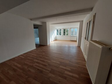 Wohnung zur Miete 325 € 3 Zimmer 65 m² 3. Geschoss frei ab sofort Roßwein Roßwein 04741