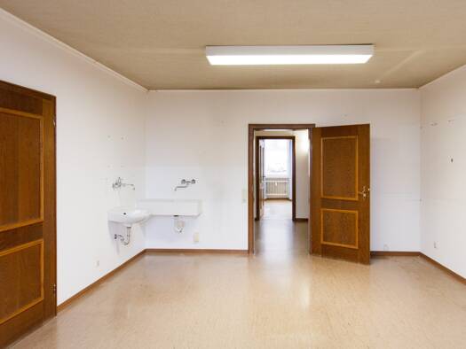 Wohnung zum Kauf als Kapitalanlage geeignet 250.000 € 8 Zimmer 210 m² Bonndorf 79848