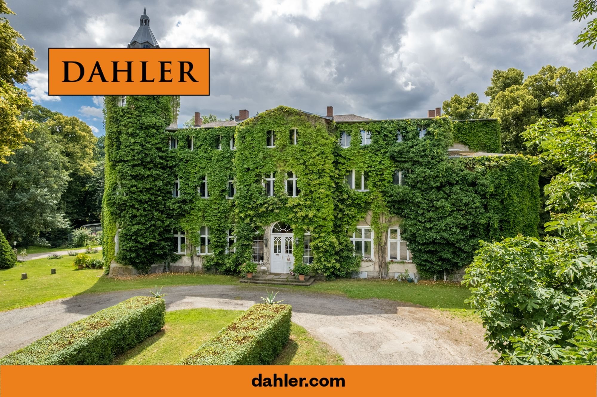 Schloss zum Kauf 2.200.000 € 50 Zimmer 84.250 m²<br/>Grundstück Wesselstorf Selpin 18195