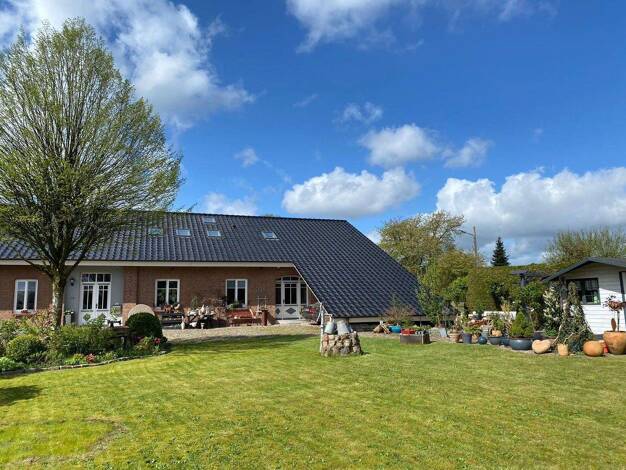 Einfamilienhaus zum Kauf provisionsfrei 1.245.000 € 10 Zimmer 378 m² 1.840 m² Grundstück Wakendorf II 24558