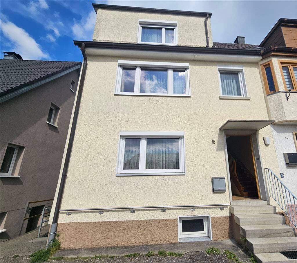 DHH in ruhiger Lage in Schnaitheim zum Sanieren 