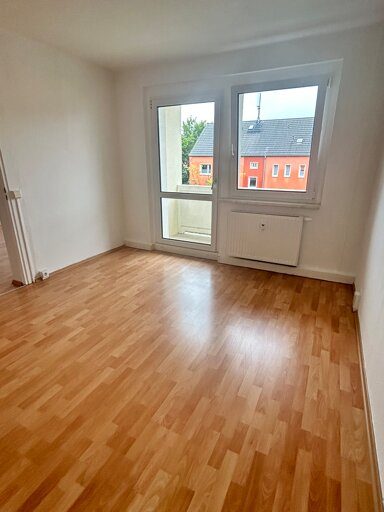 Wohnung zur Miete 595 € 5 Zimmer 101,8 m² 3. Geschoss frei ab sofort Nestlerstraße 25 Reichenbrand 862 Chemnitz 09117