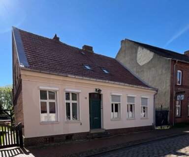 Einfamilienhaus zum Kauf 249.000 € 7 Zimmer 166 m² 768 m² Grundstück Dömitz Dömitz 19303