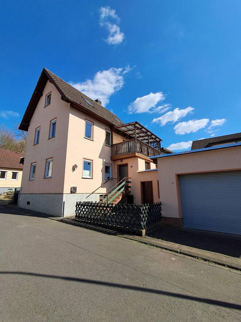 Einfamilienhaus zur Miete 900 € 4 Zimmer 96 m² 149 m² Grundstück frei ab 01.07.2025 Wetterfeld Laubach 35321