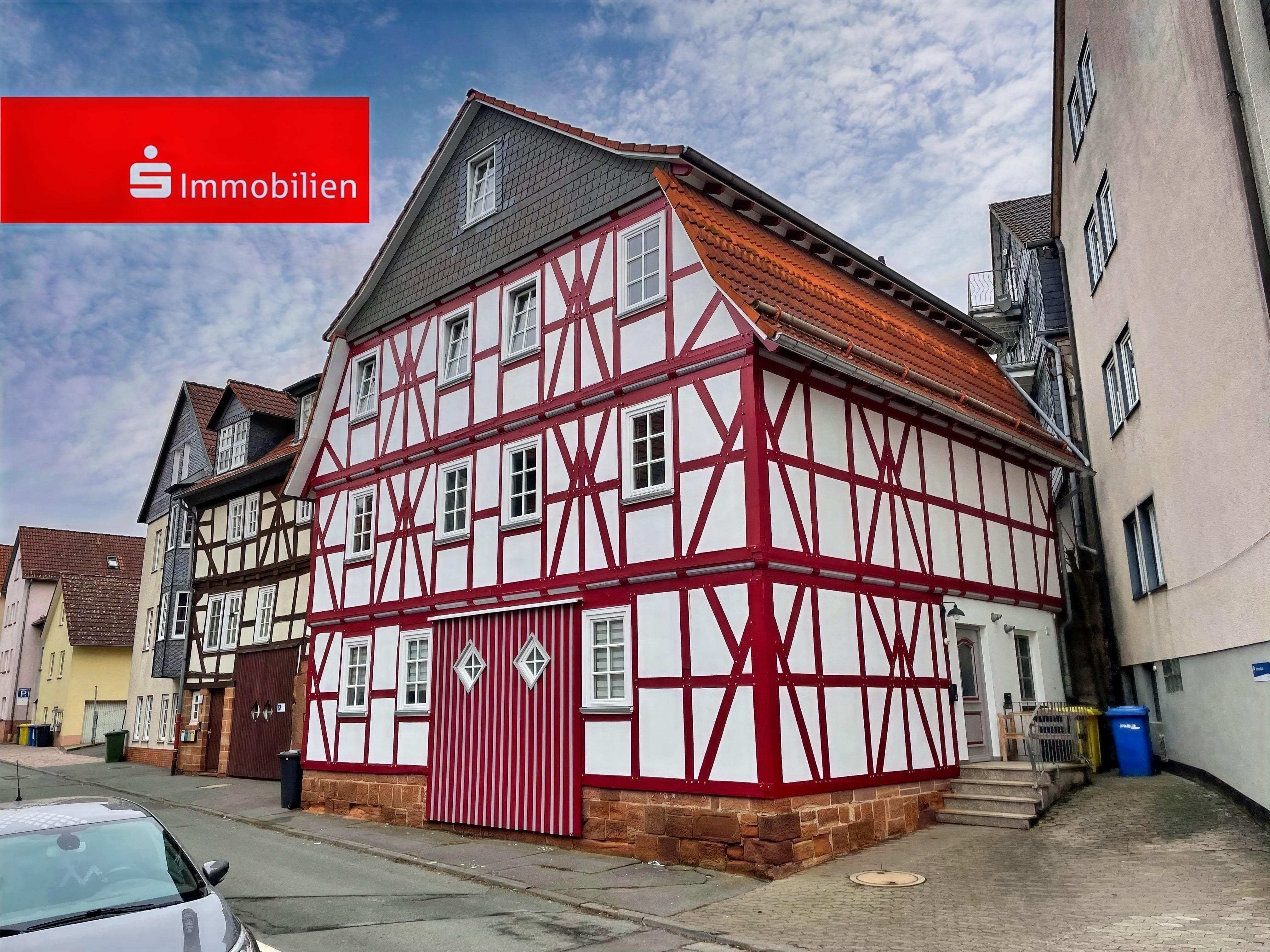 Mehrfamilienhaus zum Kauf als Kapitalanlage geeignet 339.000 € 9 Zimmer 229 m²<br/>Wohnfläche 129 m²<br/>Grundstück Frankenberg Frankenberg 35066