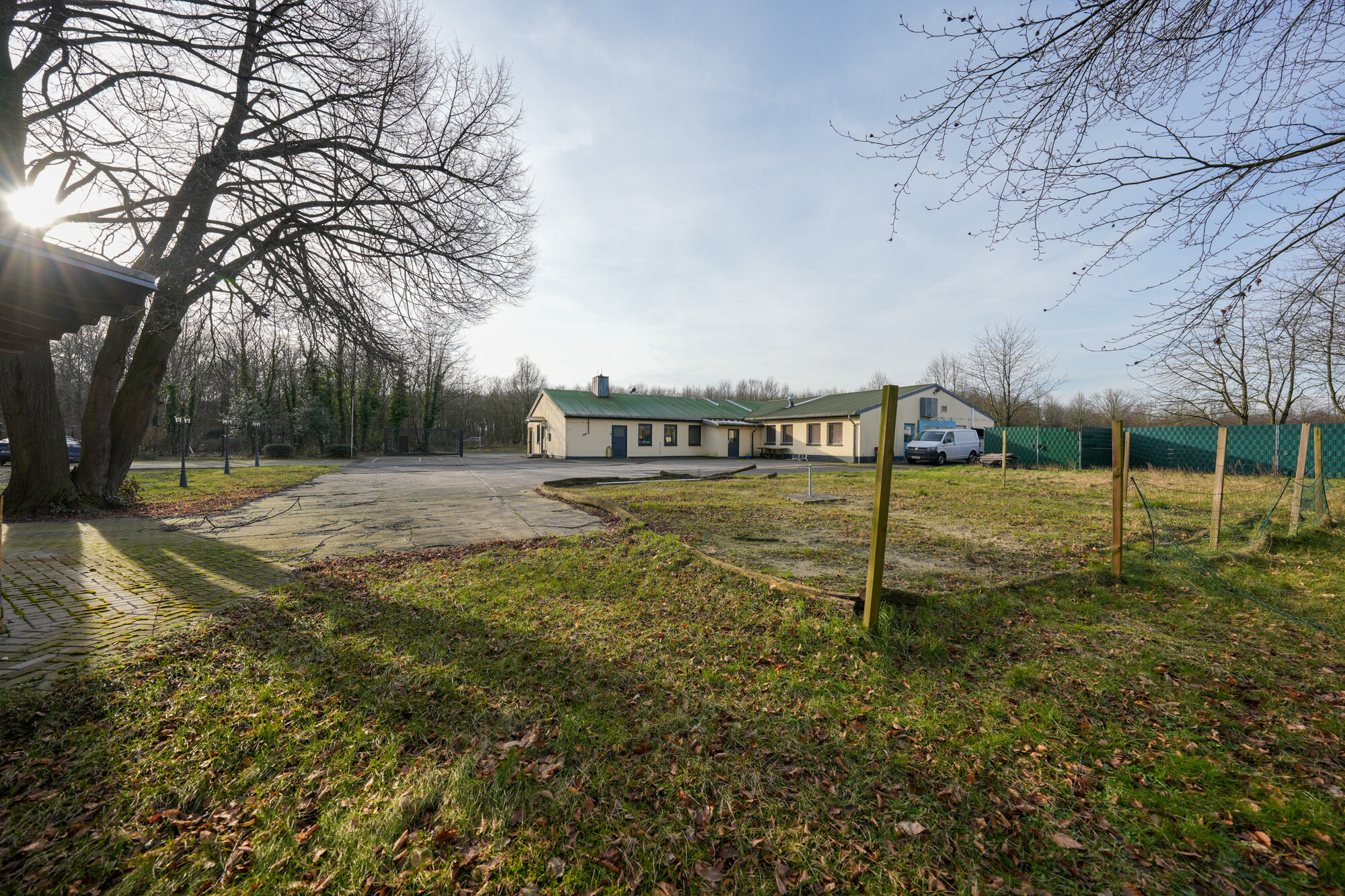 Immobilie zum Kauf 299.000 € 374 m²<br/>Fläche 6.373 m²<br/>Grundstück Wildenrath Wildenrath 41844