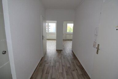 Wohnung zur Miete 360 € 3 Zimmer 57,1 m² 2. Geschoss frei ab 01.05.2025 Gustav-Jeuthe-Straße 10 Süd 43 Dessau-Roßlau 06849