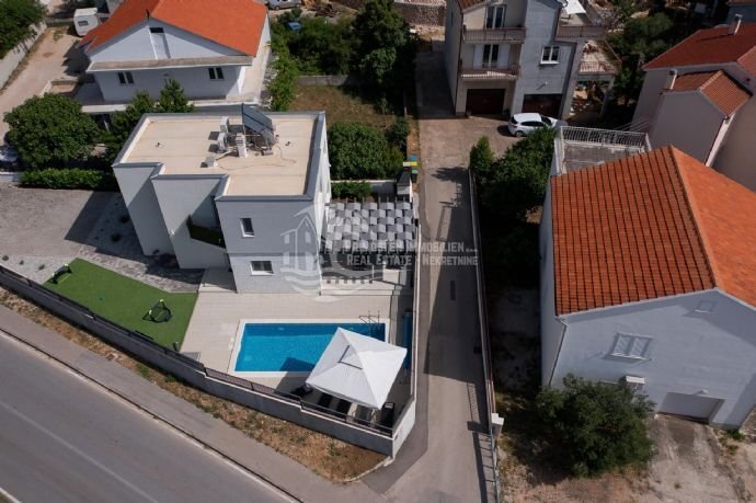Villa zum Kauf 580.000 € 5 Zimmer 197 m²<br/>Wohnfläche 400 m²<br/>Grundstück Sibenik 22000