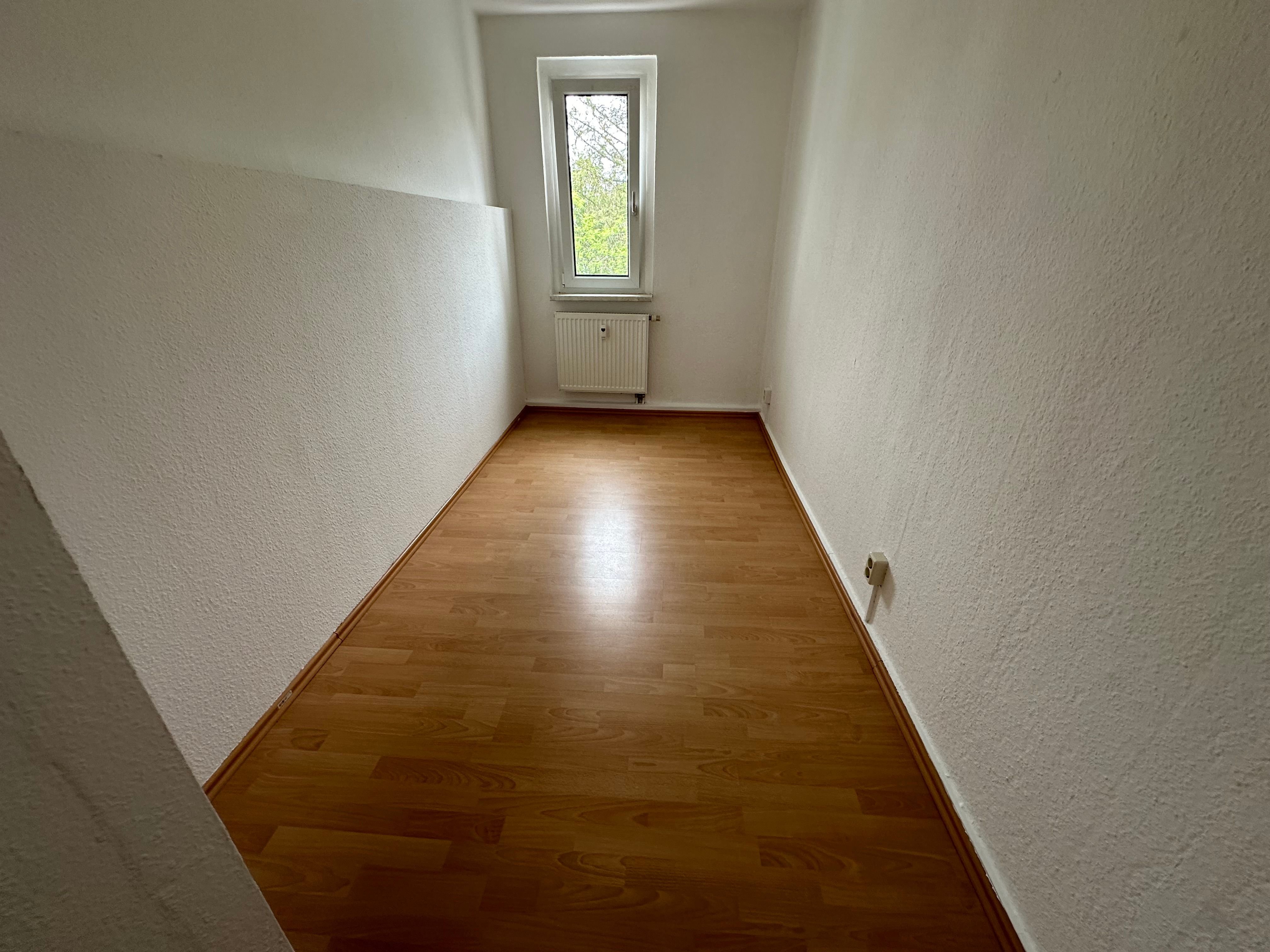 Wohnung zur Miete 599 € 5 Zimmer 100 m²<br/>Wohnfläche 3.<br/>Geschoss Nestlerstr. 27 Reichenbrand 862 Chemnitz 09117