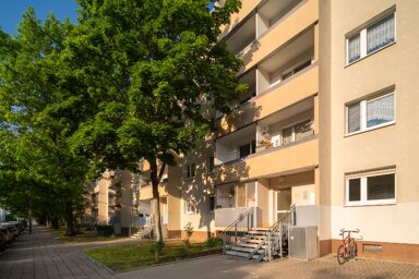 Wohnung zur Miete 338 € 2 Zimmer 47,8 m² 3. Geschoss frei ab 01.03.2025 Hallorenstraße 1 Nördliche Neustadt Halle 06122