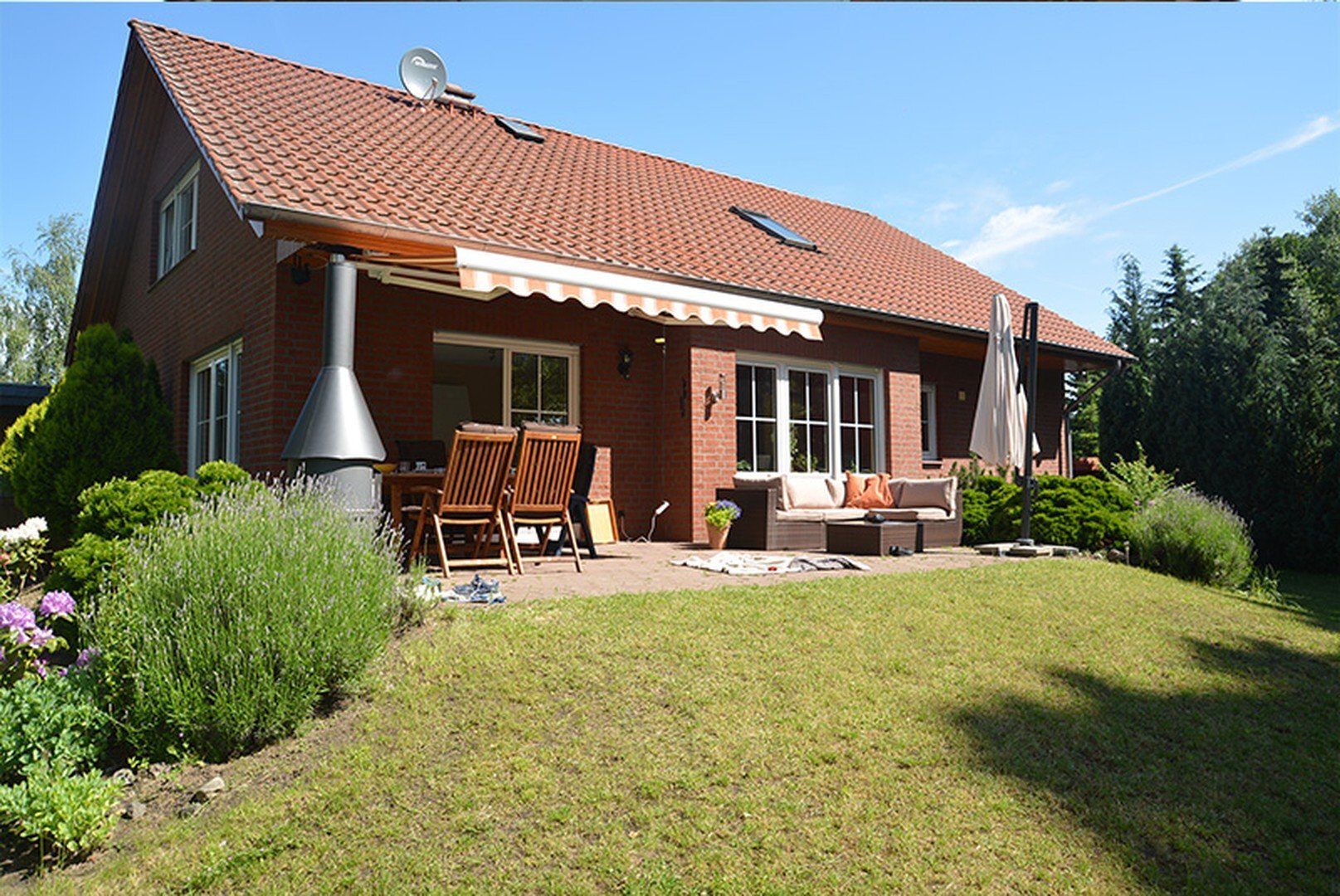 Einfamilienhaus zum Kauf Provisionsfrei 759.000 € 12 Zimmer 300 m²<br/>Wohnfläche 790 m²<br/>Grundstück Neubrück Wendeburg 38176