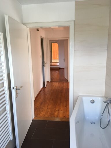 Wohnung zur Miete 900 € 4,5 Zimmer 100,2 m² Geschoss 1/1 Roßtal Roßtal 90574