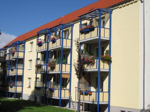 Wohnung zur Miete 300 € 3 Zimmer 57,1 m² frei ab sofort Schubertstraße 14 Rötha 04571