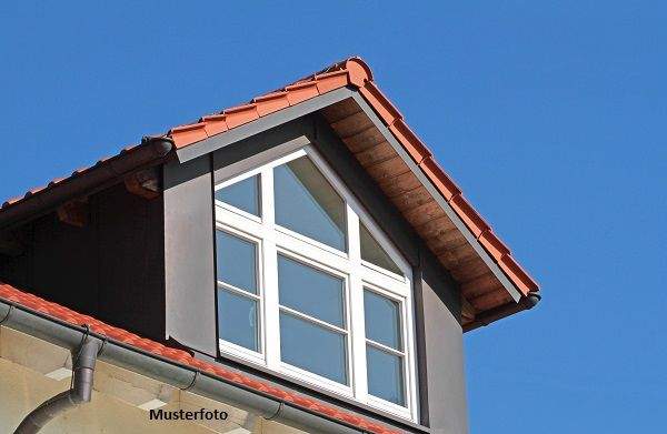 2-Zimmer-Wohnung unterm Dach