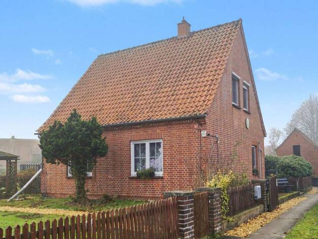 Schloss zum Kauf 259.000 € 8 Zimmer 95,2 m² 3.761,2 m² Grundstück Neulohe Marklohe 31608