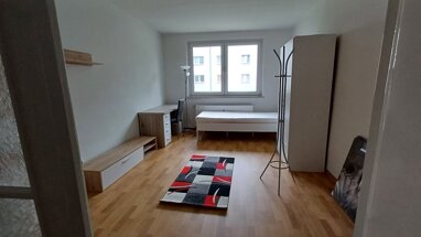 Wohnung zur Miete 329 € 2 Zimmer 54,7 m² Erdgeschoss Bergmannsring 49 Merseburg Merseburg 06217