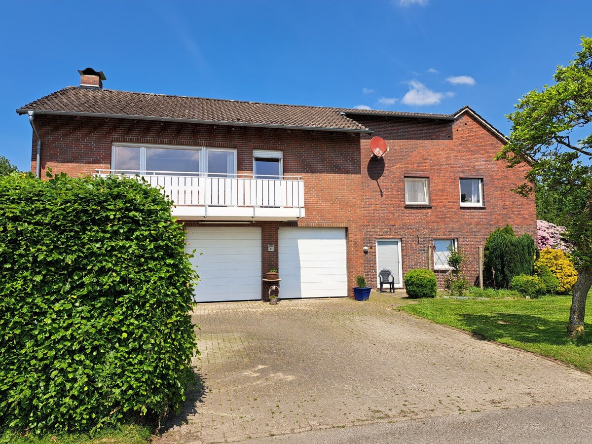 Einfamilienhaus zum Kauf 389.000 € 8 Zimmer 220 m²<br/>Wohnfläche 2.827 m²<br/>Grundstück Aschhausen Bad Zwischenahn 26160