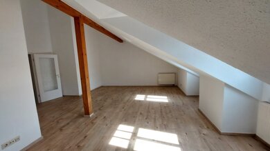 Wohnung zur Miete 559 € 3 Zimmer 86 m² frei ab sofort Luchplatz 3 Roßlau Dessau-Roßlau 06862