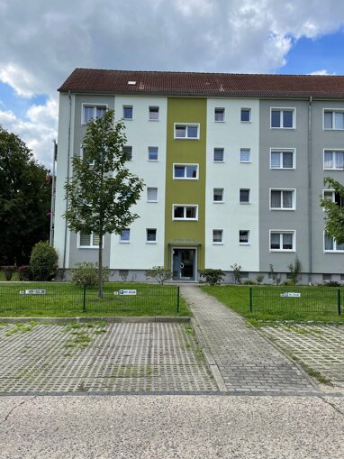 Wohnung zum Kauf 94.000 € 3 Zimmer 67,4 m² 4. Geschoss Wohnkomplex II Hoyerswerda 02977