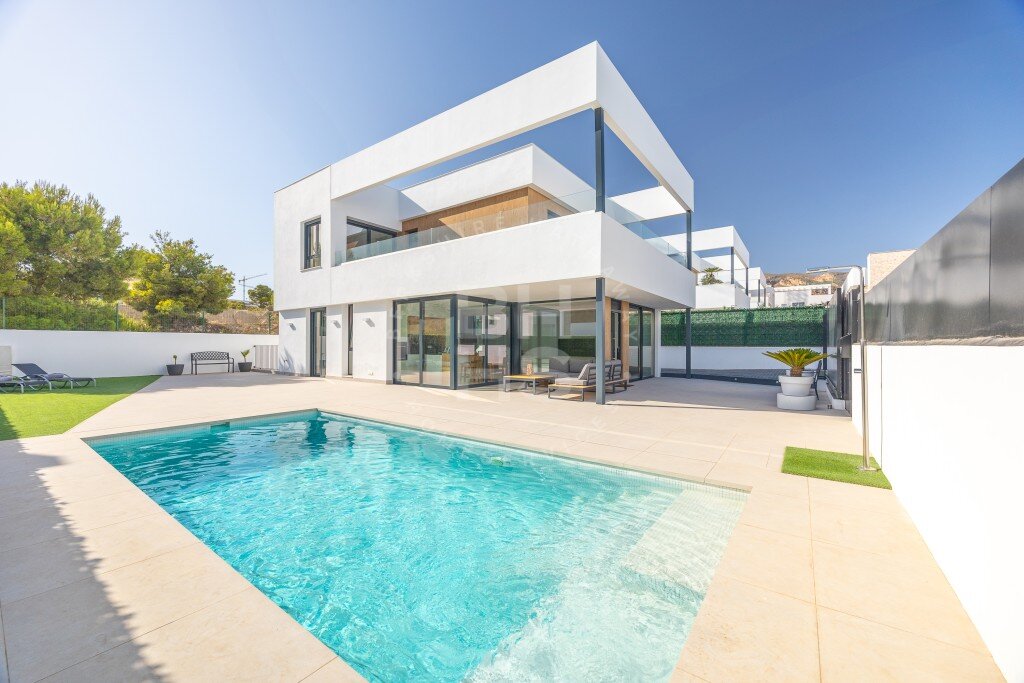 Villa zum Kauf 755.000 € 198 m²<br/>Wohnfläche 377 m²<br/>Grundstück Benidorm 03501