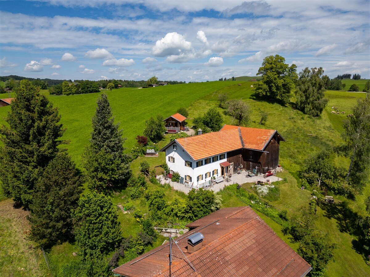 Bauernhaus zum Kauf 799.000 € 3 Zimmer 75 m²<br/>Wohnfläche 6.677 m²<br/>Grundstück Roßhaupten 87672