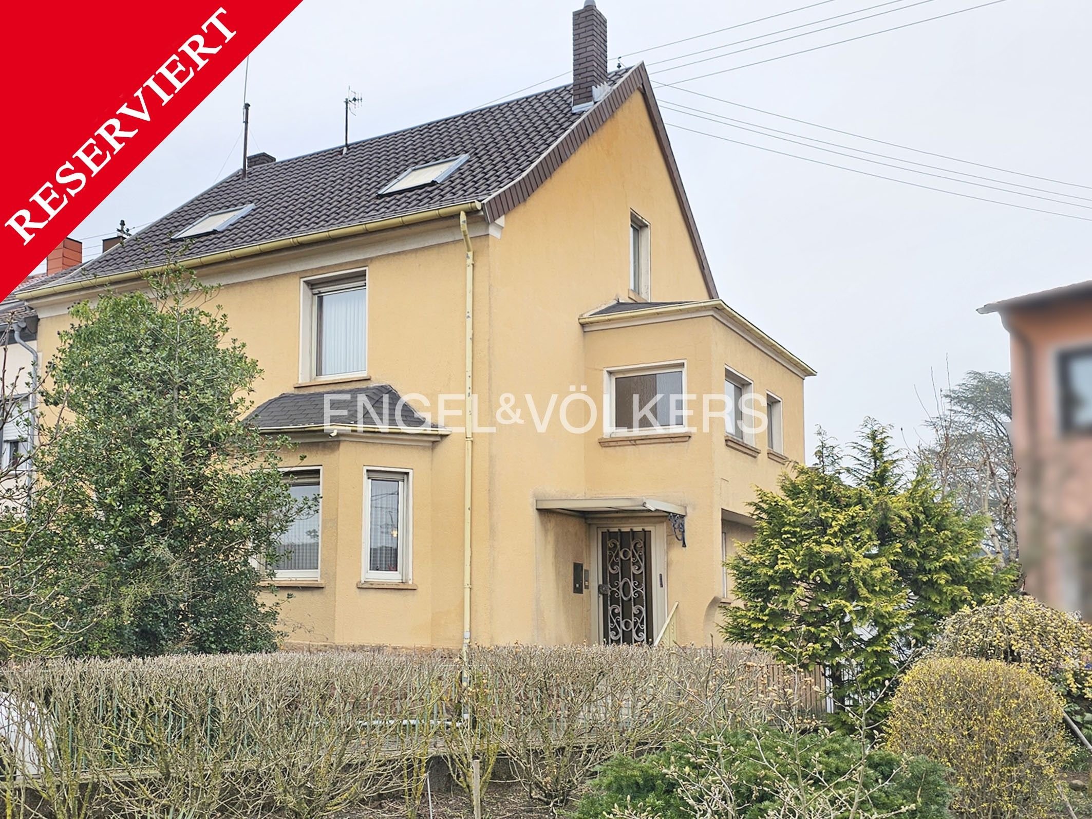 Einfamilienhaus zum Kauf 219.000 € 8 Zimmer 143 m²<br/>Wohnfläche 800 m²<br/>Grundstück Fraulautern Saarlouis 66740