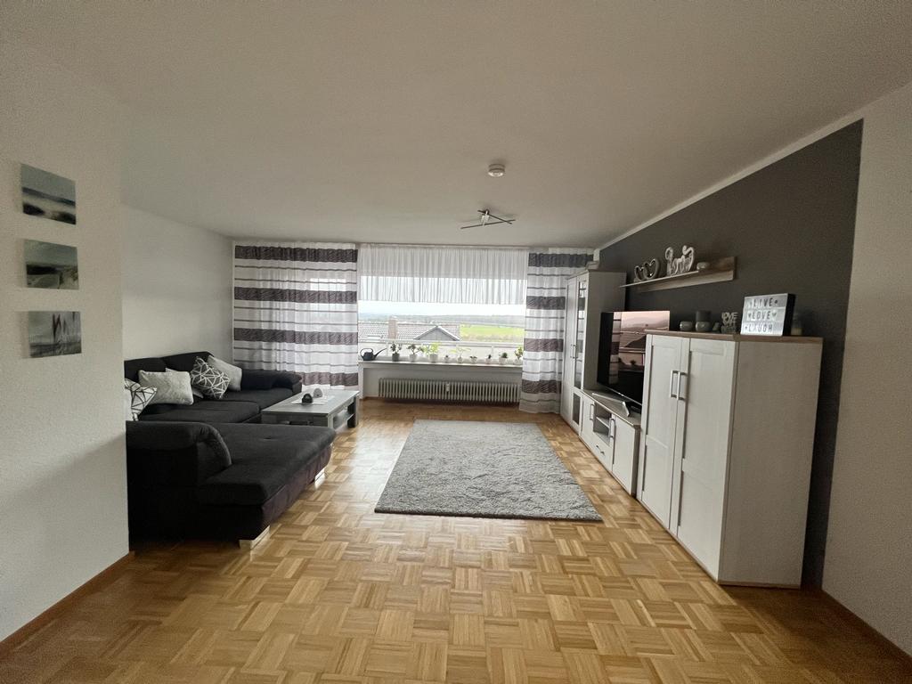 Wohnung zur Miete 1.100 € 4 Zimmer 123 m²<br/>Wohnfläche Gädheim Gädheim 97503