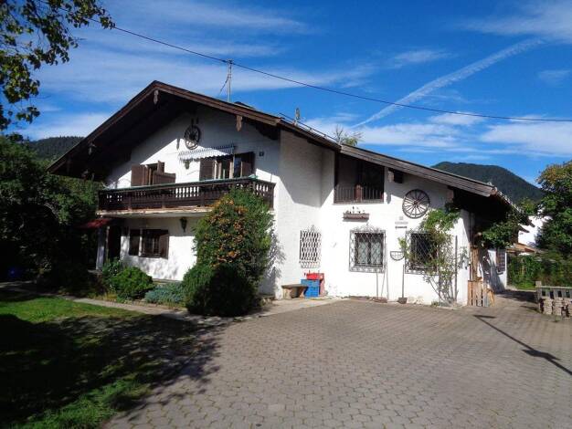 Mehrfamilienhaus zum Kauf provisionsfrei 2.100.000 € 11 Zimmer 225 m² 747 m² Grundstück Fürstenstraße 40 Staudach Rottach-Egern 83700