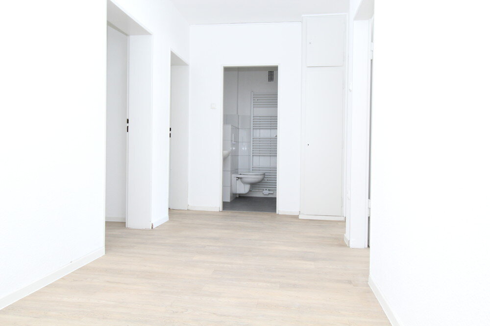 Wohnung zur Miete 690 € 3 Zimmer 65 m²<br/>Wohnfläche 4. Stock<br/>Geschoss Mitte / Stadtbezirk 111 Ludwigshafen am Rhein 67059