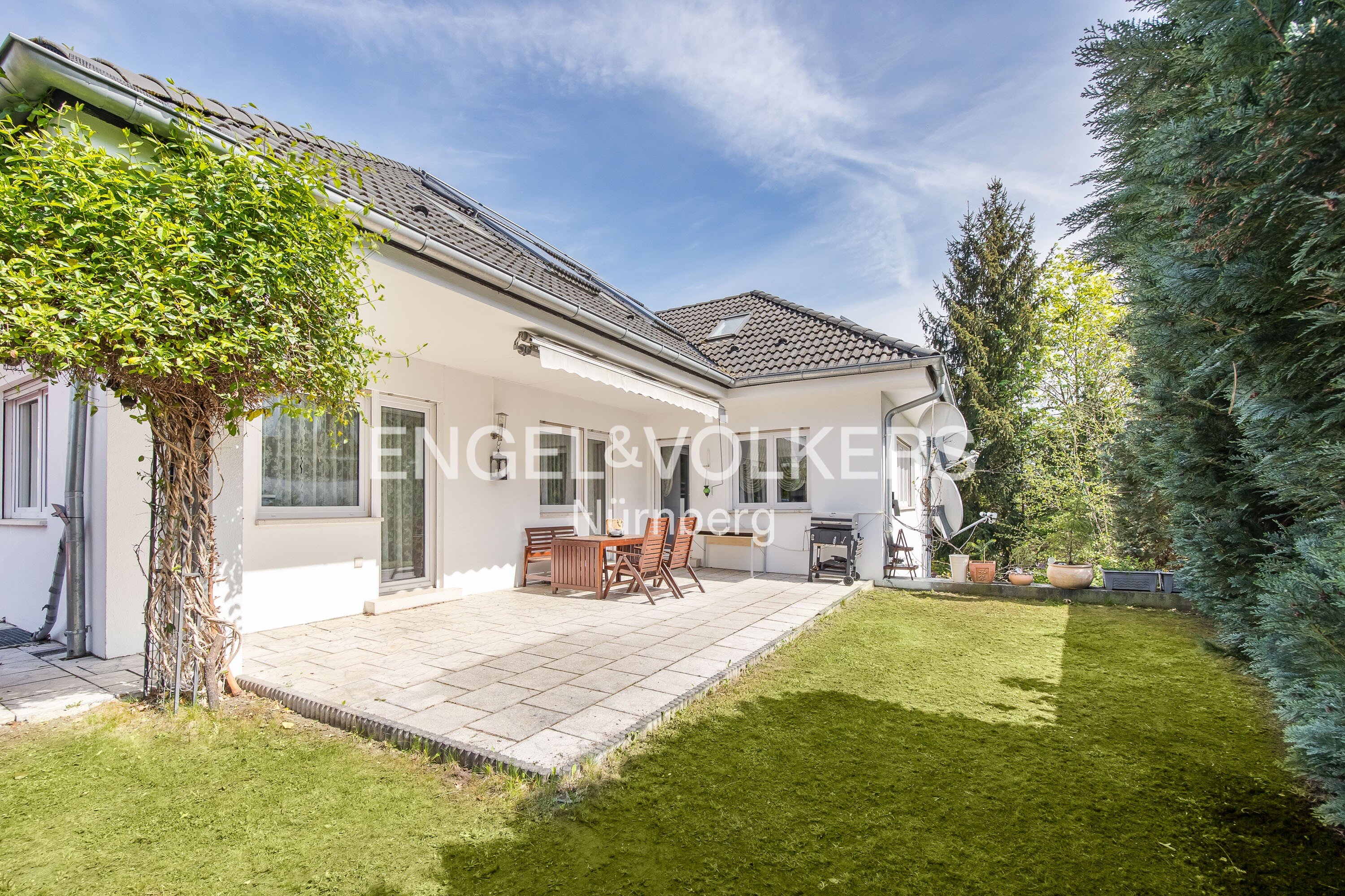 Mehrfamilienhaus zum Kauf 847.000 € 11 Zimmer 341 m²<br/>Wohnfläche 779 m²<br/>Grundstück Rückersdorf Rückersdorf 90607