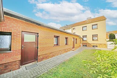 Doppelhaushälfte zum Kauf 220.000 € 7 Zimmer 160 m² 1.095 m² Grundstück Törten 60 Dessau-Roßlau 06849