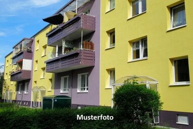 Mehrfamilienhaus zum Kauf Zwangsversteigerung 975.000 € 1 Zimmer 8.378 m² 13.218 m² Grundstück Oschatz Oschatz 04758