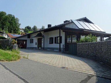 Einfamilienhaus zum Kauf provisionsfrei 335.000 € 9 Zimmer 160 m² 1.000 m² Grundstück Haus i.Wald Freyung-Grafenau 94481