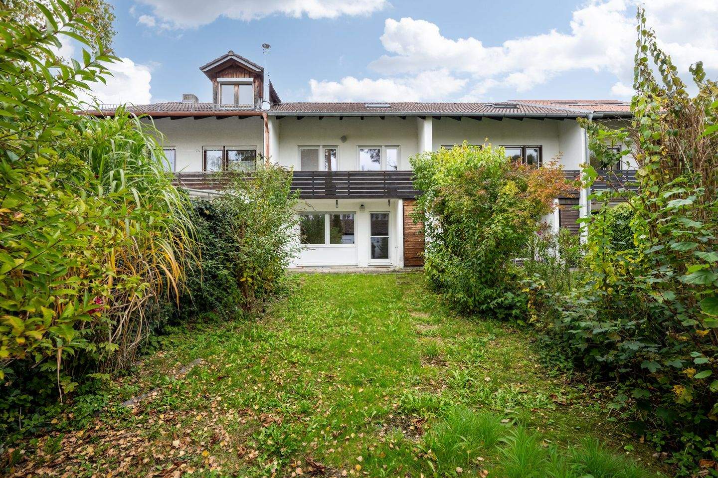 AIGNER - Wohlfühlen in Starnberg – Gepflegtes 4-Zimmer-Reihenhaus mit Gartenidylle