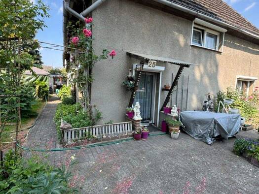 Einfamilienhaus zum Kauf 115.000 € 7 Zimmer 211 m² 976 m² Grundstück frei ab sofort Willi-Fründt-Straße 25 Prislich 19300