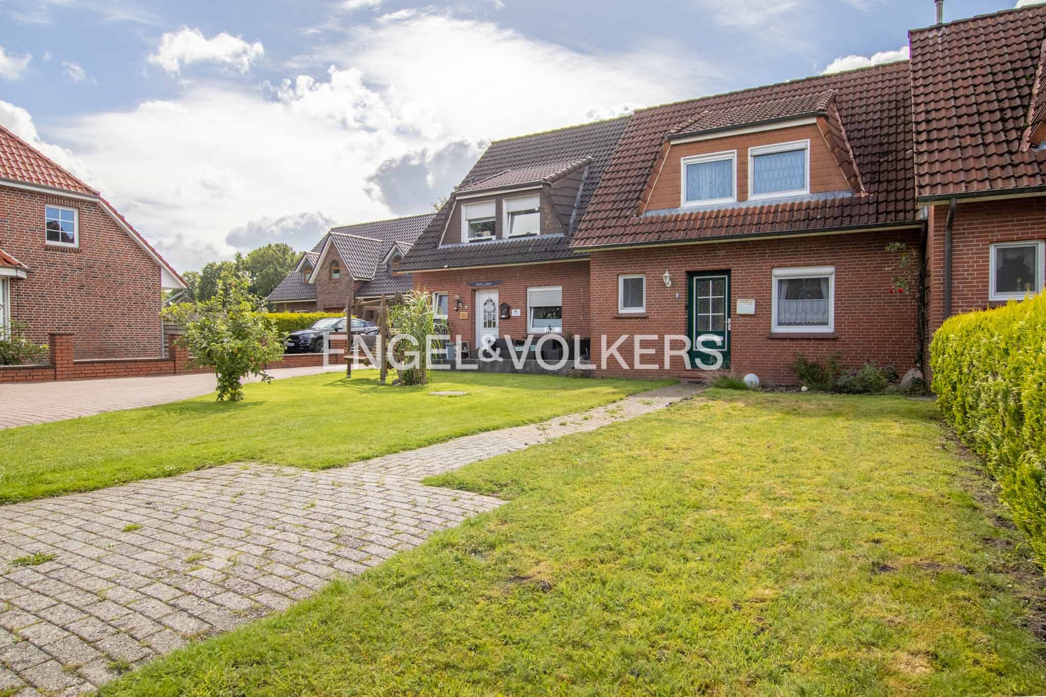 Reihenmittelhaus zum Kauf 155.000 € 3 Zimmer 80 m²<br/>Wohnfläche 368 m²<br/>Grundstück Tannenhausen Tannenhausen 26607