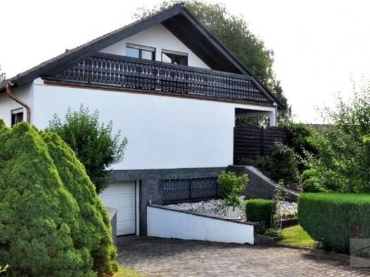 Einfamilienhaus zum Kauf 449.000 € 8 Zimmer 196,9 m² 1.073 m² Grundstück Hasselbach Weilrod / Hasselbach 61276