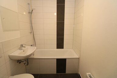 Wohnung zur Miete 479 € 4 Zimmer 67,9 m² 2. Geschoss Paul-Müller-Straße 51 Neu-Friedeburg Freiberg 09599